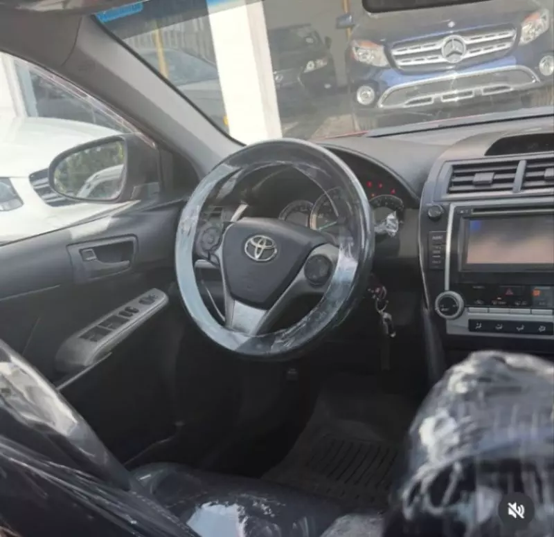 Toyota Camry   - 2014