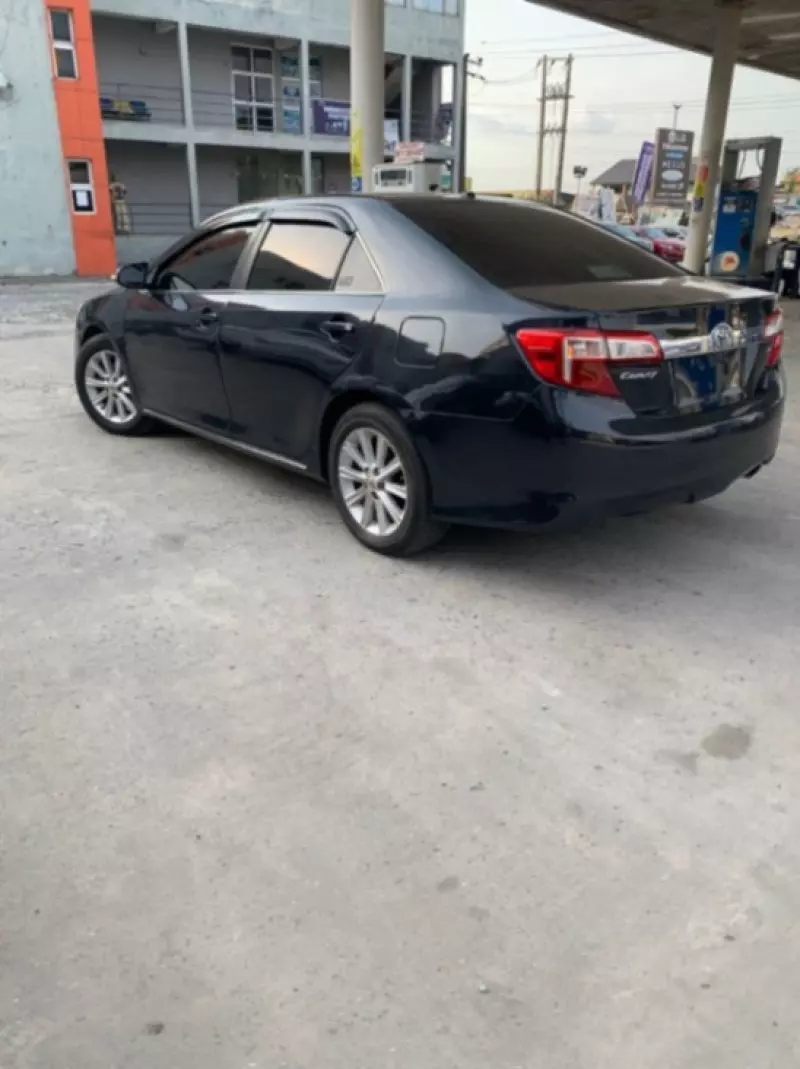Toyota Camry   - 2013