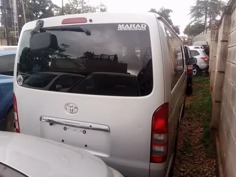Toyota Hiace   - 2015