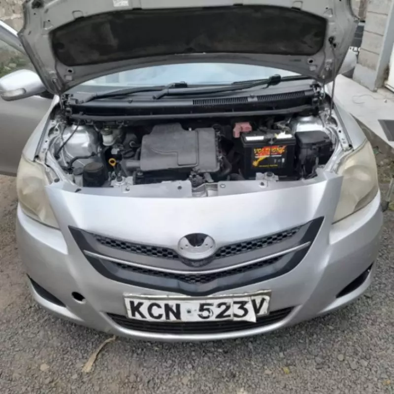 Toyota Belta   - 2011