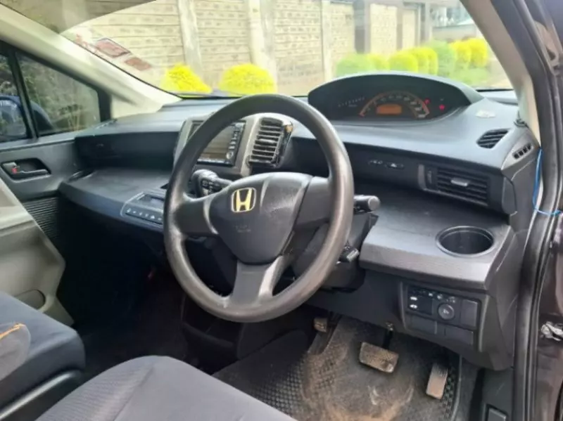 Honda Freed   - 2010