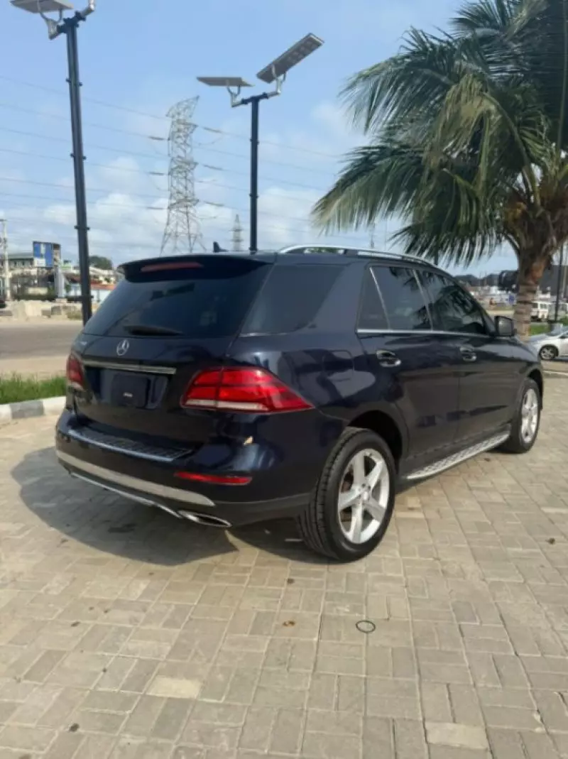 Mercedes-Benz GLE 400   - 2017
