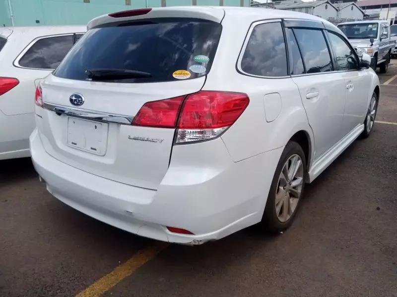 Subaru Legacy   - 2012
