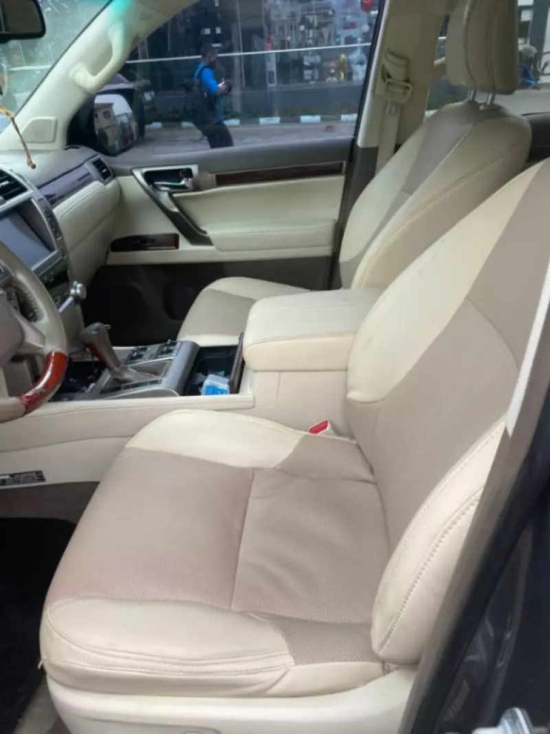 Lexus GX 460   - 2010