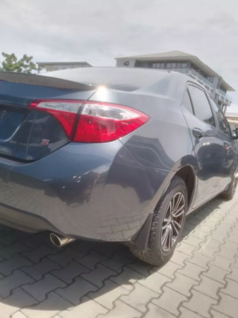 Toyota Corolla   - 2016