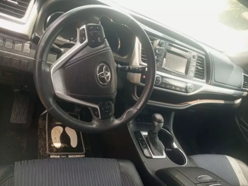 Toyota Highlander   - 2014