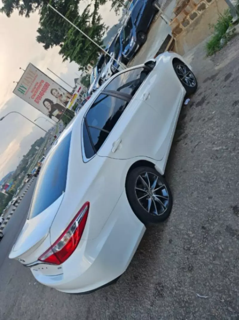 Toyota camry   - 2017