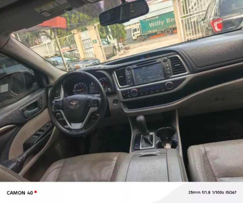 Toyota Highlander   - 2015