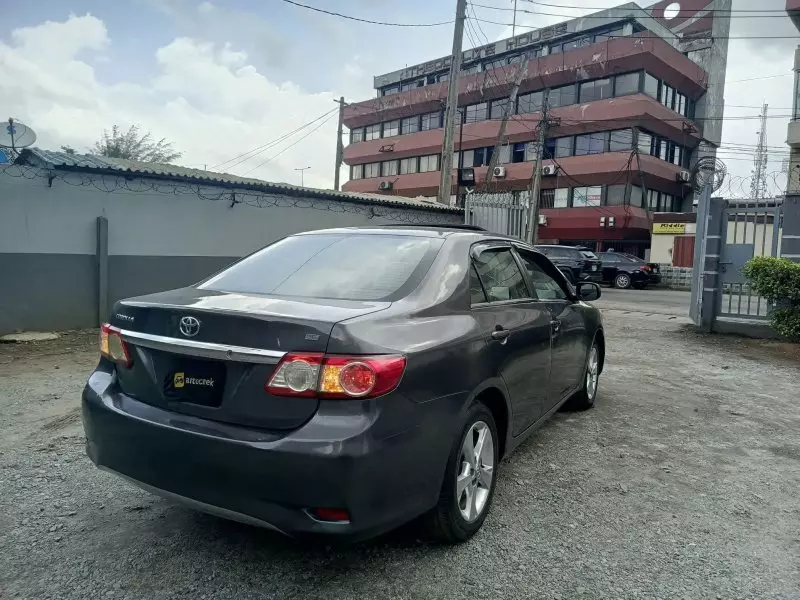Toyota Corolla   - 2012