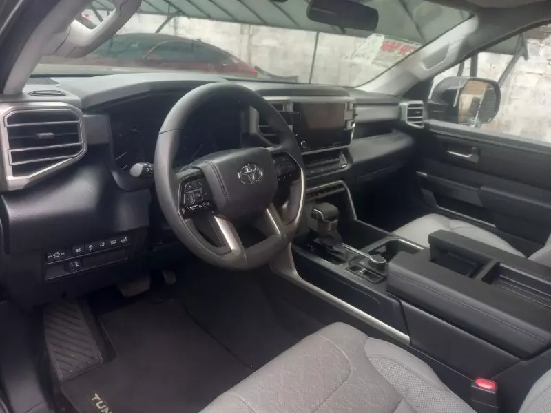 Toyota Tundra   - 2024