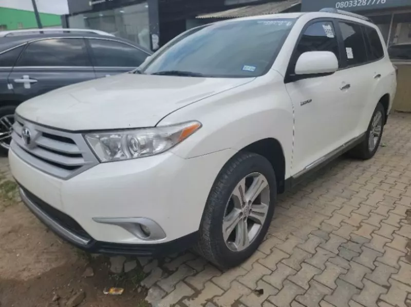 Toyota Highlander   - 2012