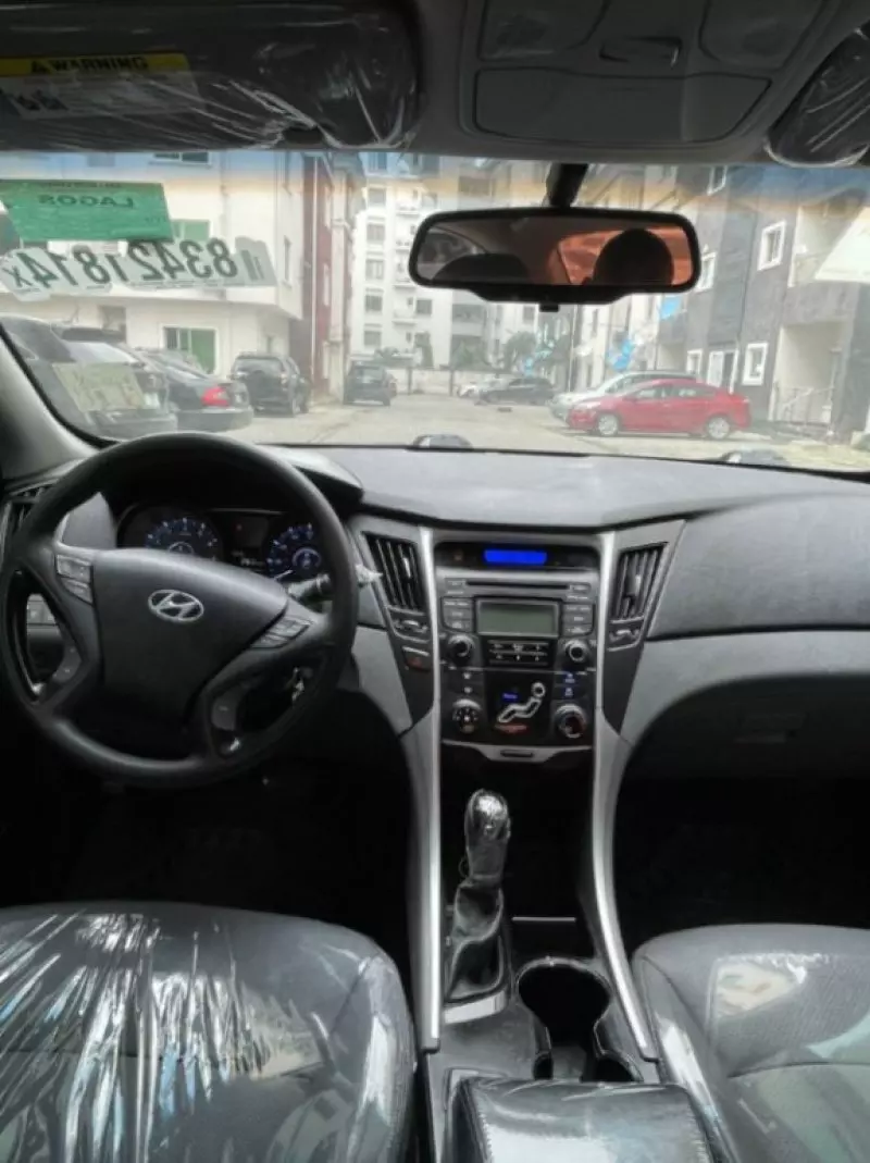 Hyundai Sonata   - 2013