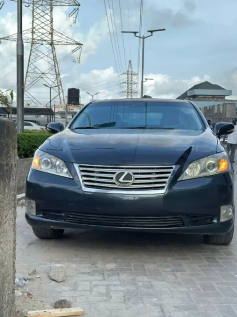Lexus ES 350   - 2011