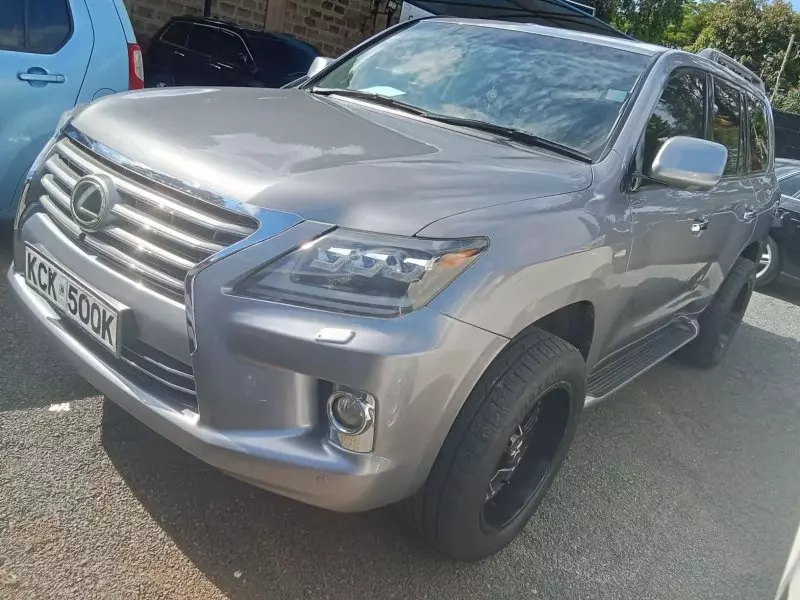 Lexus LX 570   - 2011