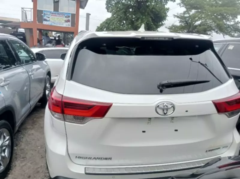 Toyota Highlander   - 2018
