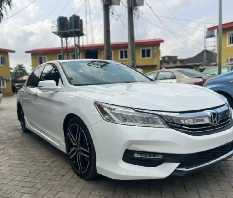 Honda Accord   - 2016