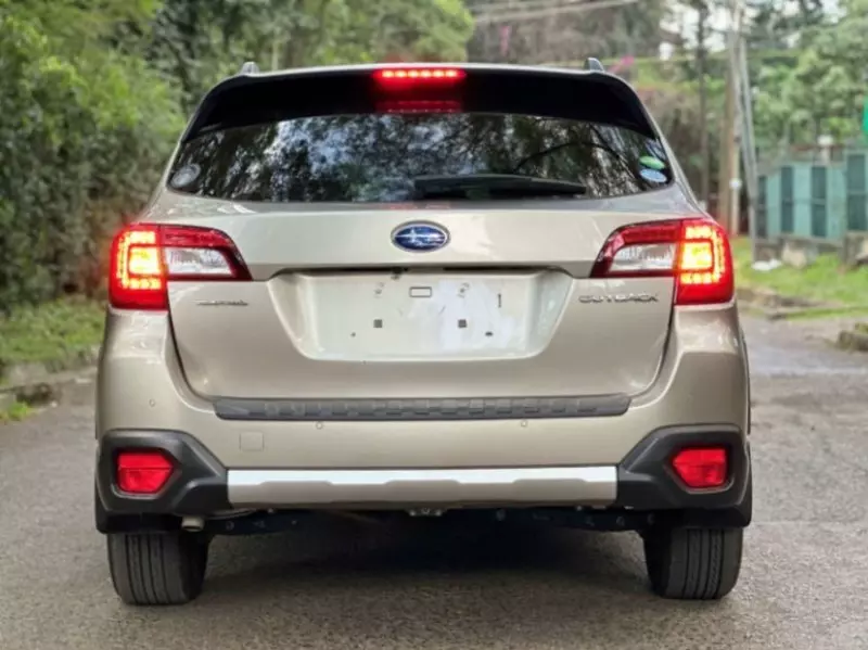 Subaru Outback   - 2018
