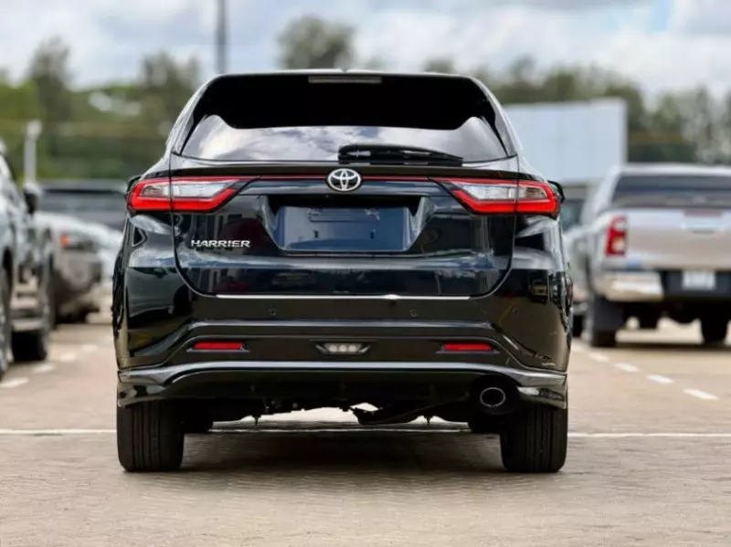 Toyota Harrier   - 2019