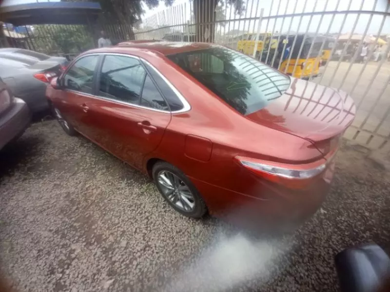 Toyota Camry   - 2016