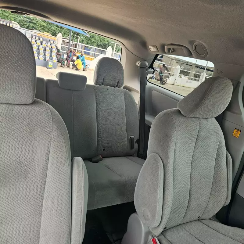 Toyota Sienna   - 2011
