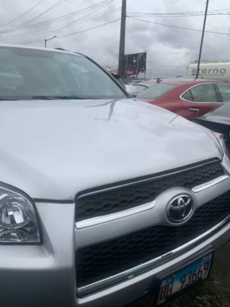 Toyota RAV 4   - 2010