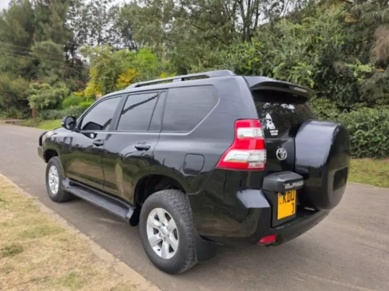 Toyota Landcruiser Prado   - 2013