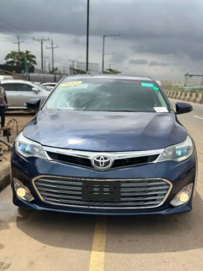 Toyota Avalon   - 2013