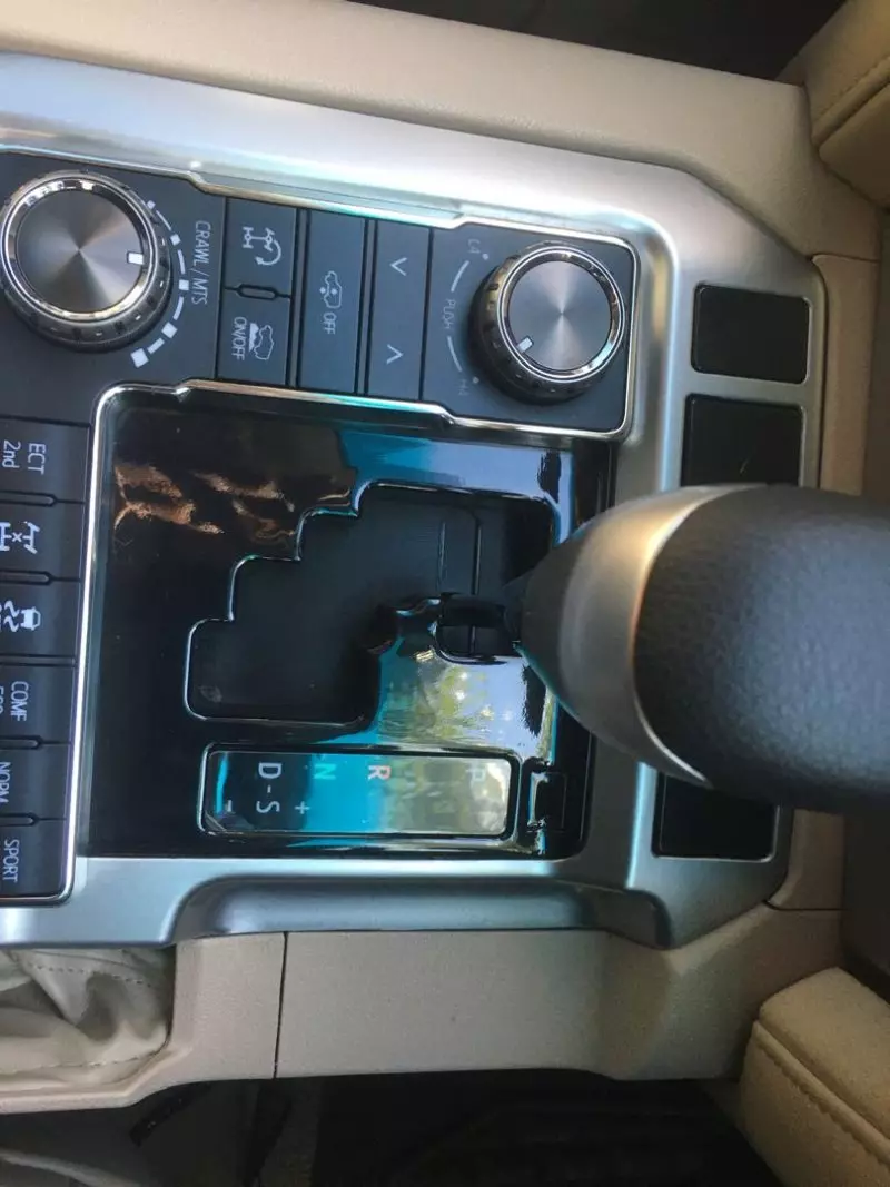 Toyota Landcruiser  V8   - 2010