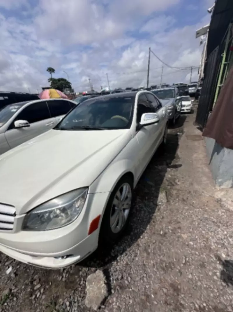Mercedes-Benz C 300   - 2010