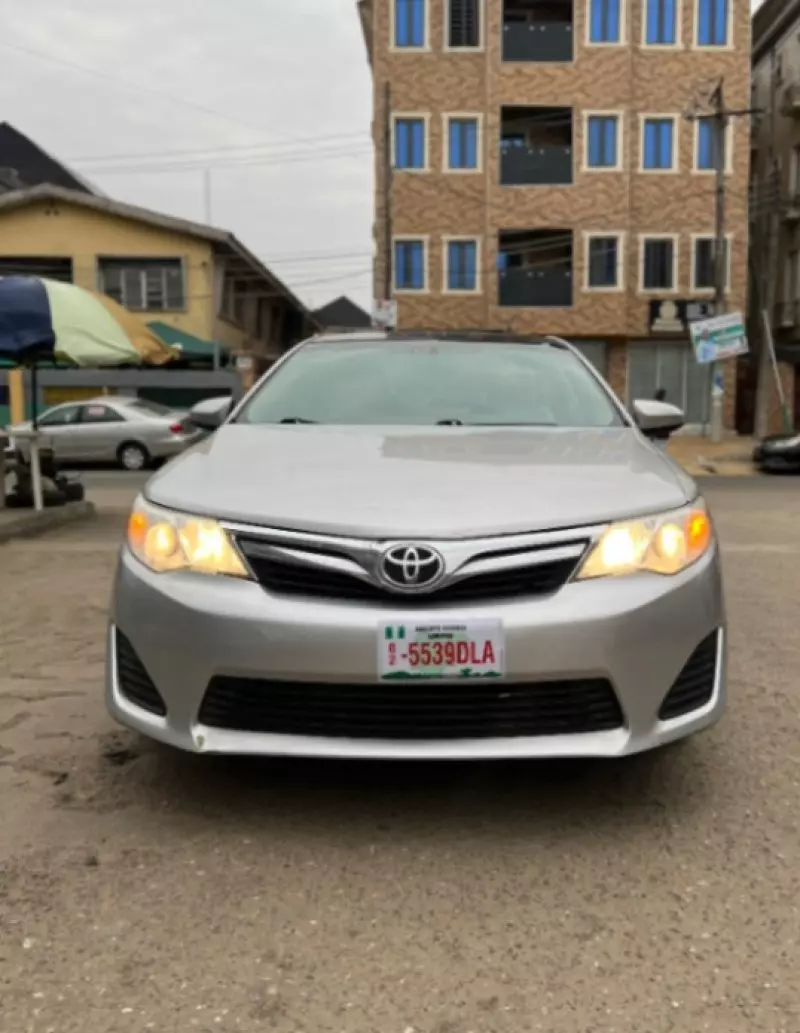 Toyota camry   - 2014