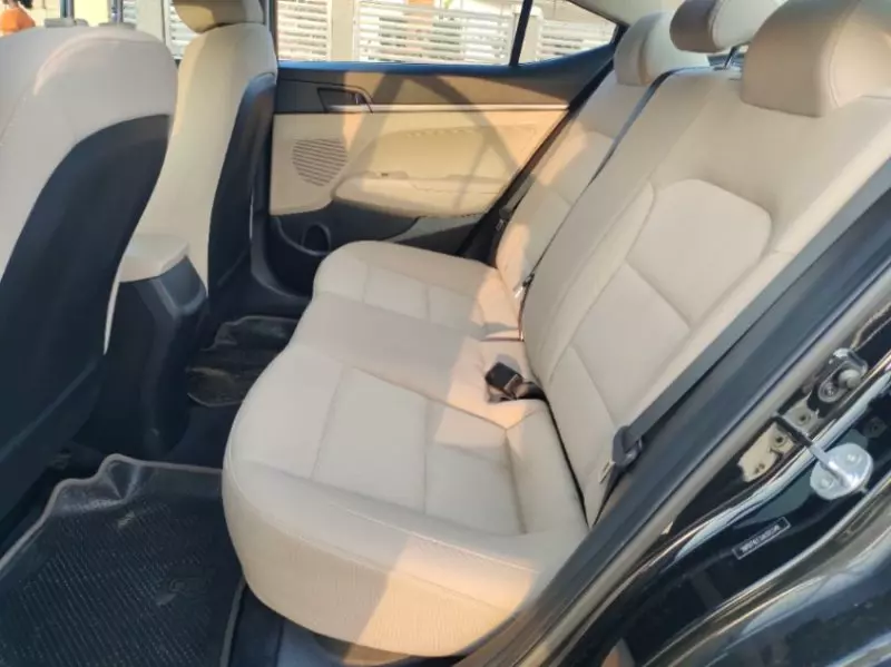 Hyundai Elantra   - 2018