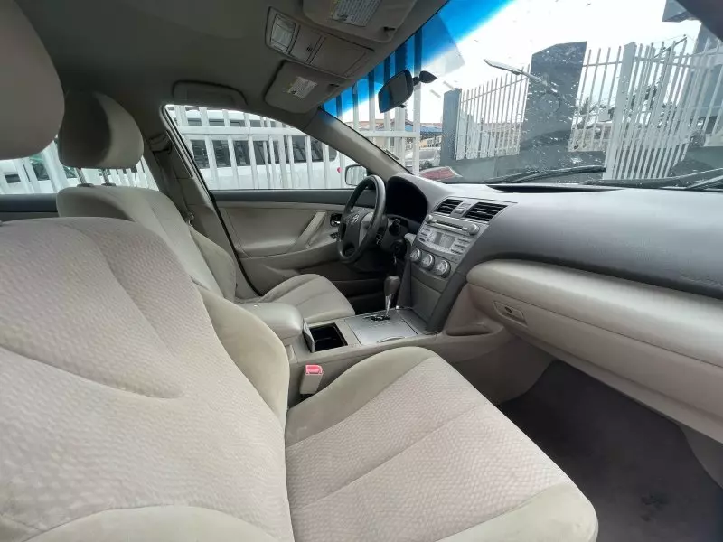 Toyota Camry   - 2011