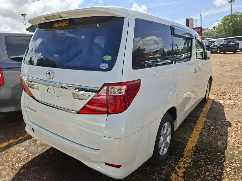 Toyota Alphard   - 2013