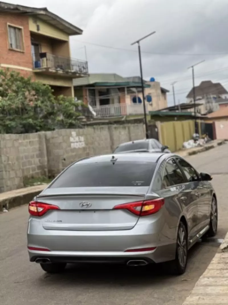 Hyundai Sonata   - 2016