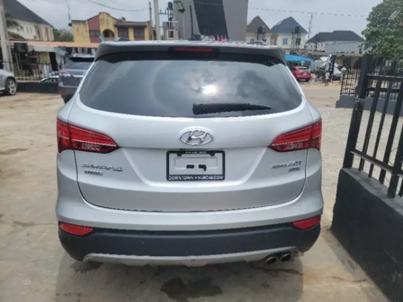 Hyundai Santa Fe   - 2014