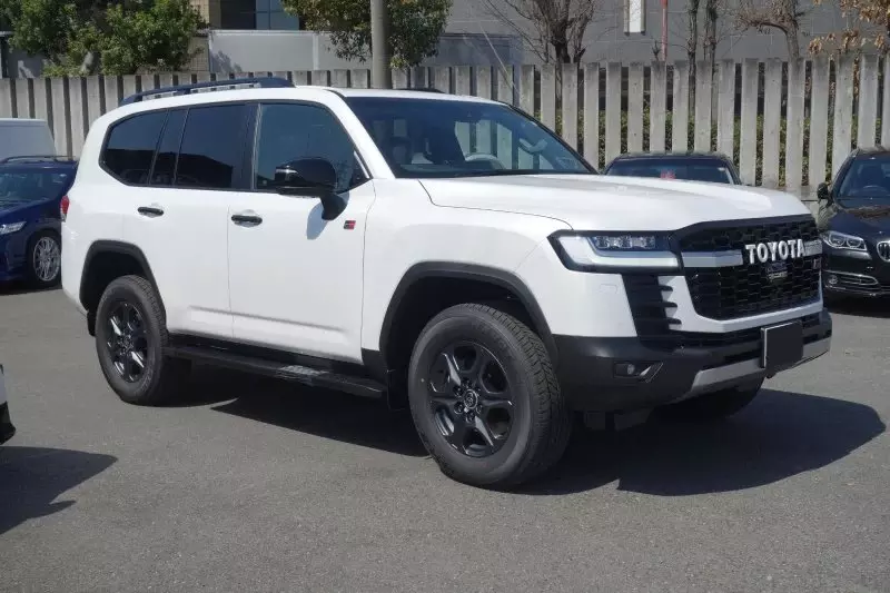 Toyota Landcruiser 300   - 2023