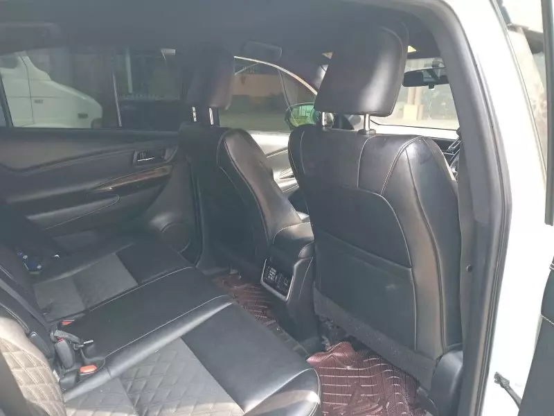 Toyota Harrier   - 2014