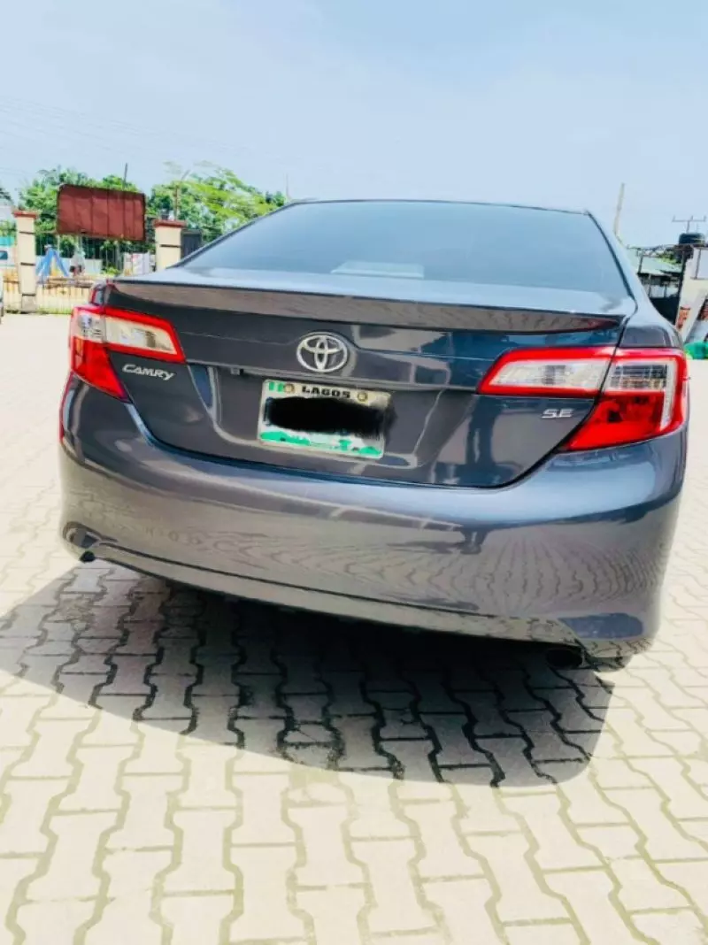 Toyota Camry   - 2013