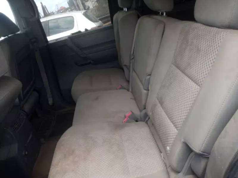 Nissan Armada   - 2006