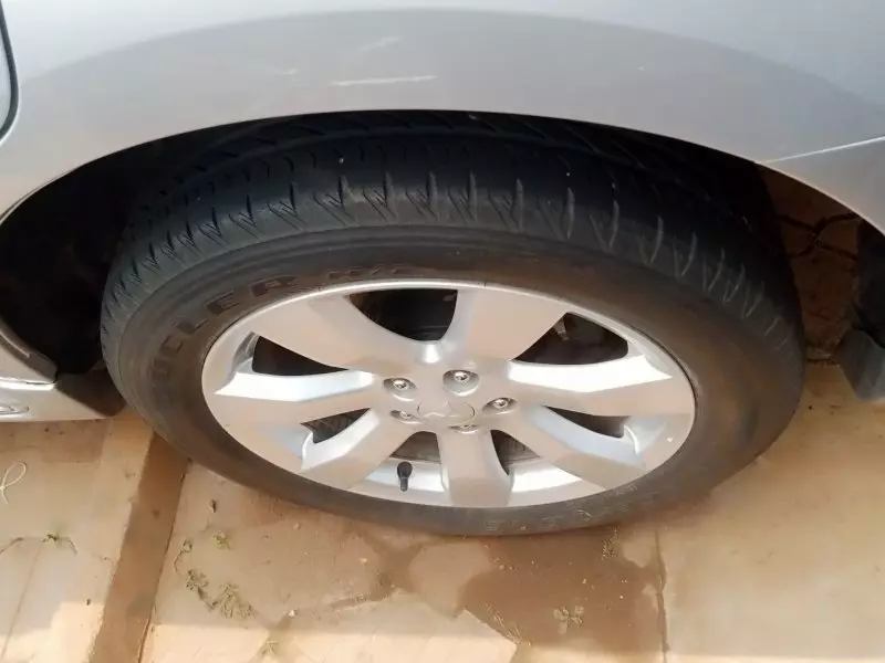 Mitsubishi OUTLANDER   - 2014