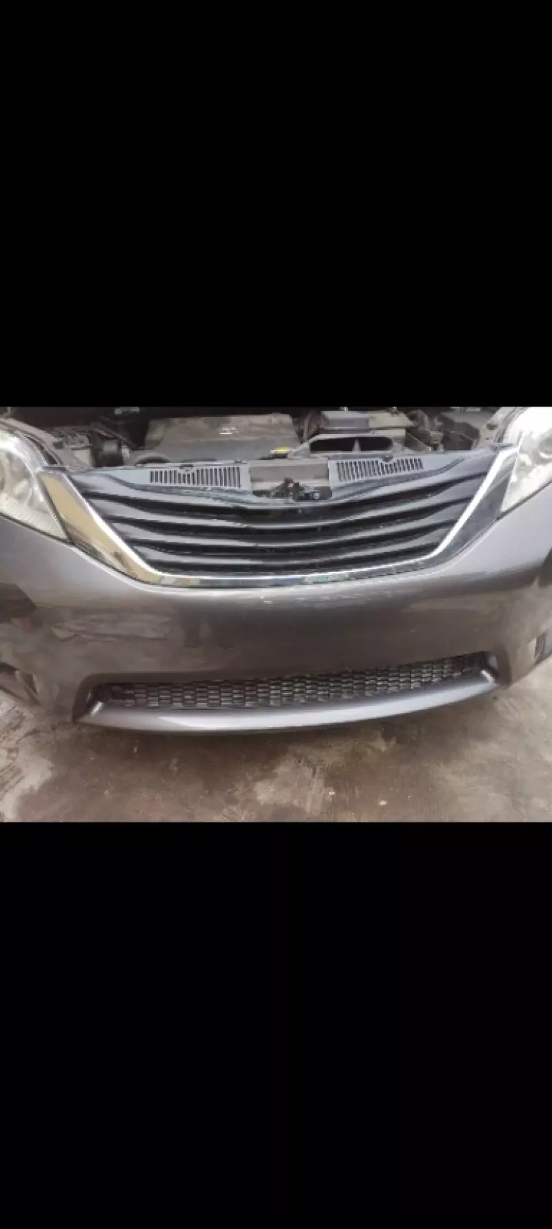 Toyota Sienna   - 2011