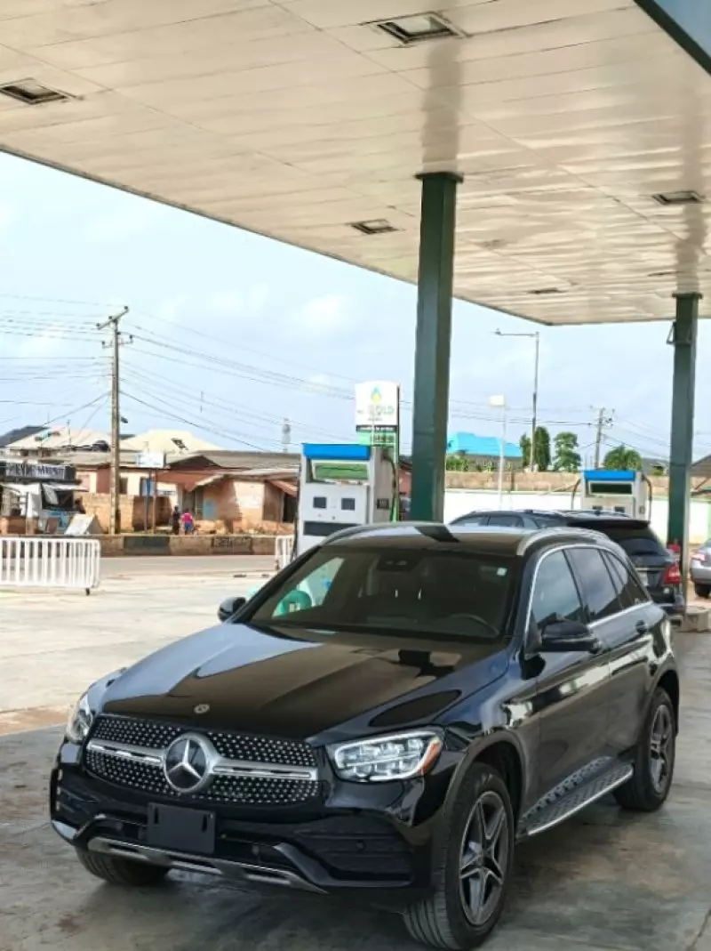Mercedes-Benz GLC 300   - 2022