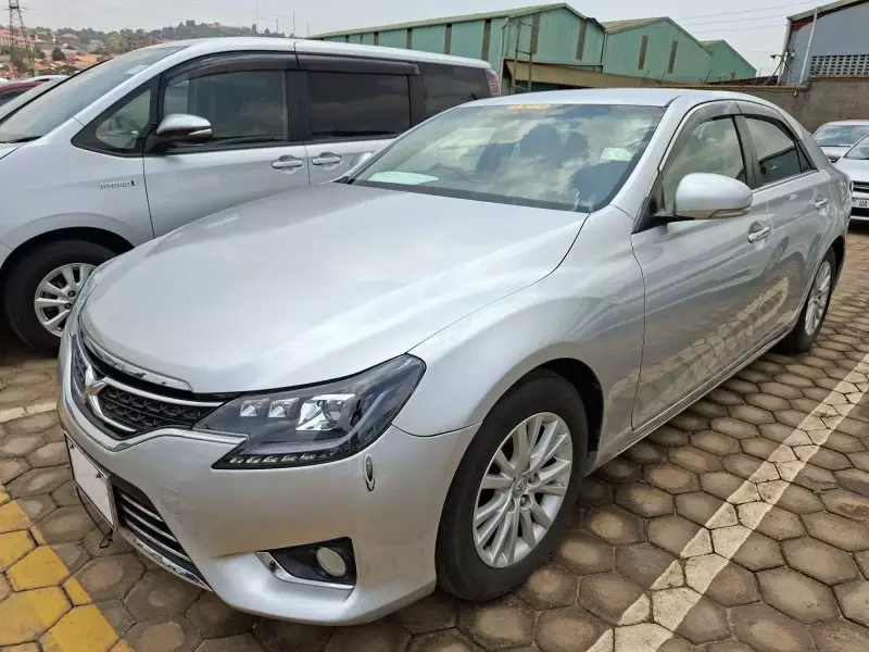 Toyota Mark X - 2012