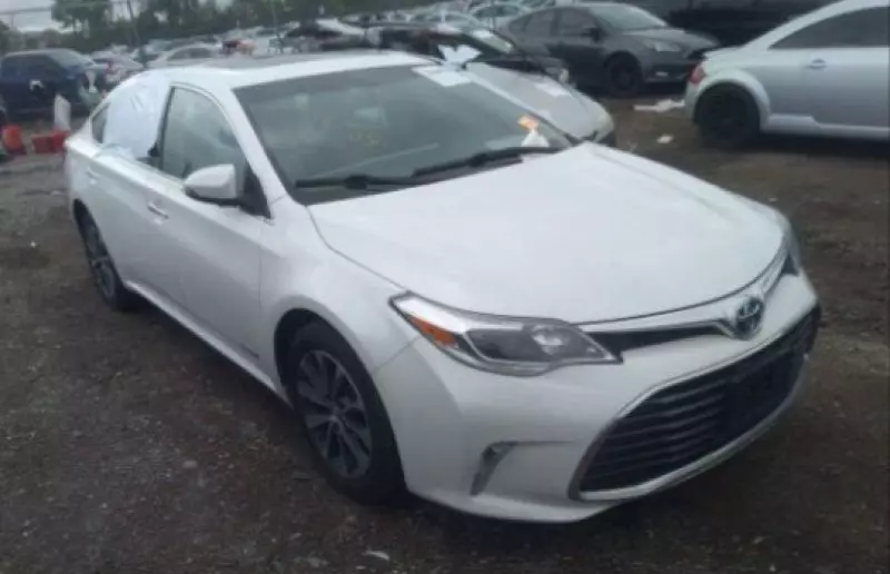 Toyota Avalon   - 2013