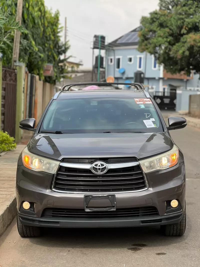Toyota Highlander   - 2014