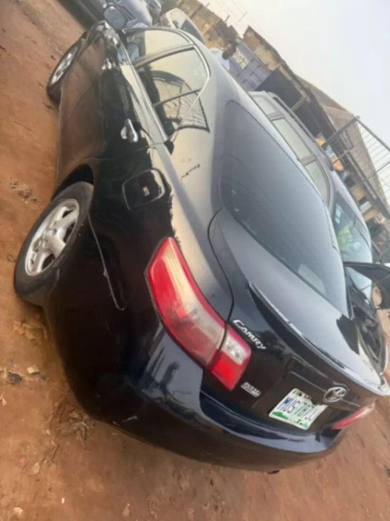 Toyota Camry   - 2009