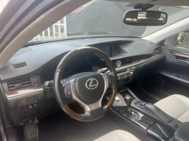 Lexus ES 350   - 2013