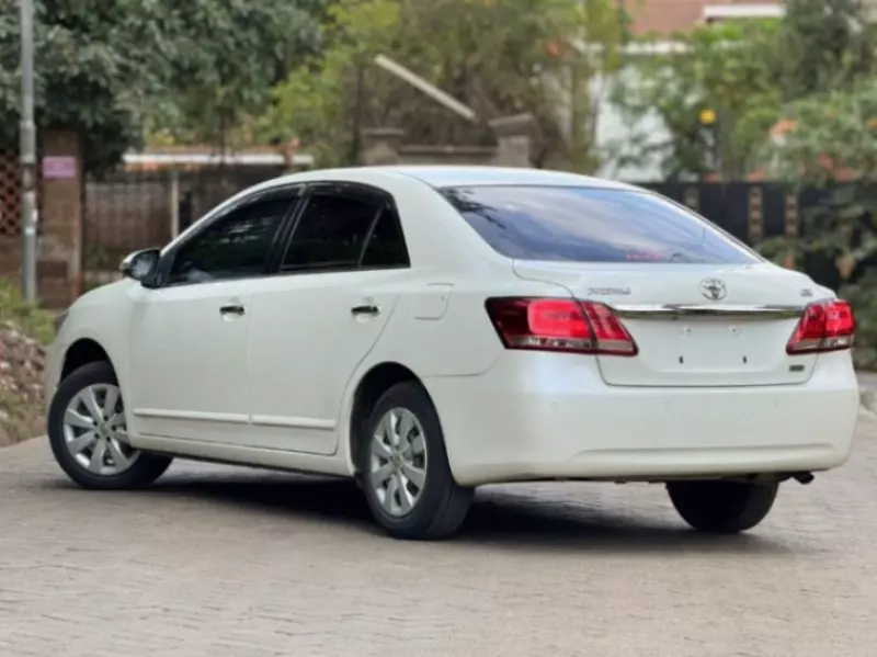 Toyota Premio    - 2018