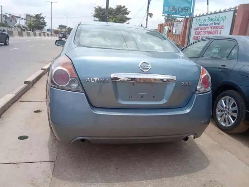 Nissan Altima