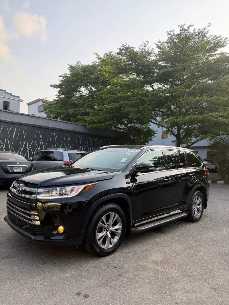 Toyota Highlander   - 2014